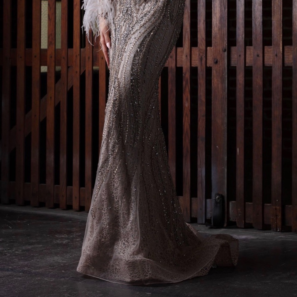 Beautiful dress size 12 - Picture 2 of 4